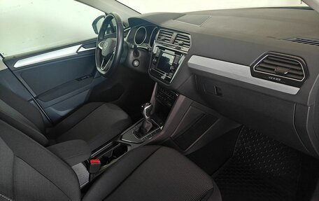 Volkswagen Tiguan II, 2021 год, 2 630 000 рублей, 9 фотография