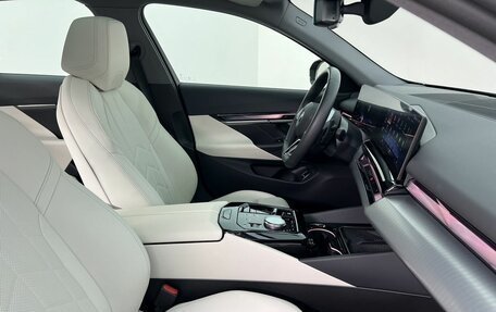 BMW 5 серия, 2024 год, 7 600 000 рублей, 13 фотография