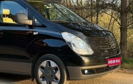 Hyundai Grand Starex Grand Starex I рестайлинг 2, 2013 год, 2 800 000 рублей, 2 фотография