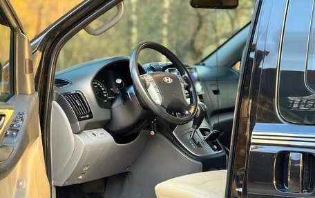 Hyundai Grand Starex Grand Starex I рестайлинг 2, 2013 год, 2 800 000 рублей, 21 фотография
