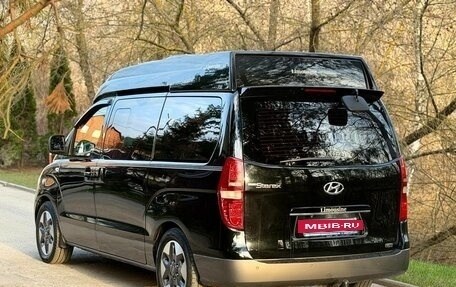 Hyundai Grand Starex Grand Starex I рестайлинг 2, 2013 год, 2 800 000 рублей, 20 фотография
