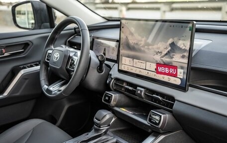 Toyota RAV4, 2025 год, 4 428 000 рублей, 33 фотография
