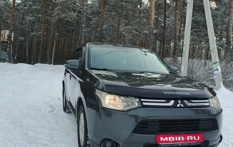 Mitsubishi Outlander III рестайлинг 3, 2014 год, 1 430 000 рублей, 1 фотография