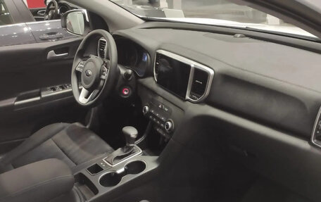 KIA Sportage IV рестайлинг, 2021 год, 2 750 000 рублей, 3 фотография