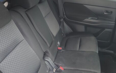 Mitsubishi Outlander III рестайлинг 3, 2014 год, 1 430 000 рублей, 9 фотография