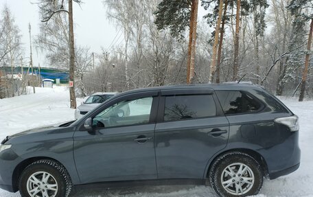 Mitsubishi Outlander III рестайлинг 3, 2014 год, 1 430 000 рублей, 13 фотография