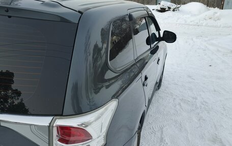 Mitsubishi Outlander III рестайлинг 3, 2014 год, 1 430 000 рублей, 17 фотография
