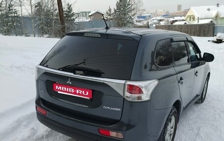 Mitsubishi Outlander III рестайлинг 3, 2014 год, 1 430 000 рублей, 16 фотография