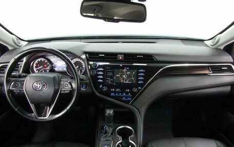 Toyota Camry, 2019 год, 2 940 000 рублей, 15 фотография