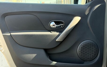 Renault Logan II, 2018 год, 829 000 рублей, 9 фотография