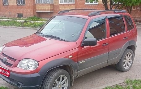 Chevrolet Niva I рестайлинг, 2017 год, 800 000 рублей, 1 фотография