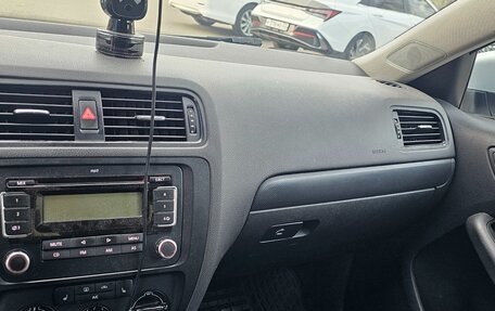 Volkswagen Jetta VI, 2014 год, 810 000 рублей, 14 фотография
