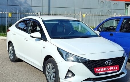 Hyundai Solaris II рестайлинг, 2020 год, 1 390 000 рублей, 5 фотография
