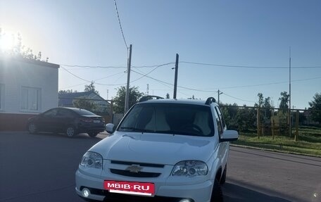 Chevrolet Niva I рестайлинг, 2016 год, 650 000 рублей, 3 фотография