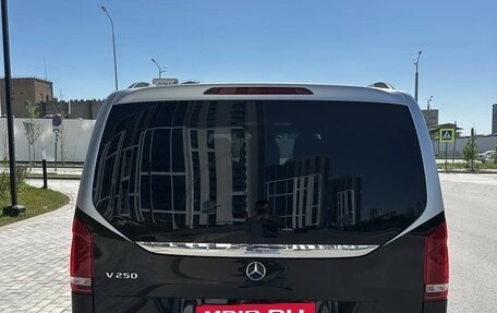 Mercedes-Benz V-Класс, 2019 год, 4 500 000 рублей, 4 фотография