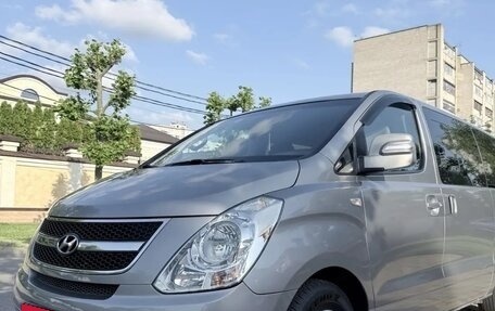 Hyundai Grand Starex Grand Starex I рестайлинг 2, 2015 год, 2 100 000 рублей, 1 фотография