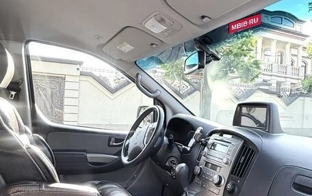 Hyundai Grand Starex Grand Starex I рестайлинг 2, 2015 год, 2 100 000 рублей, 3 фотография
