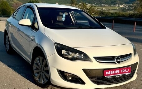 Opel Astra J, 2014 год, 950 000 рублей, 1 фотография