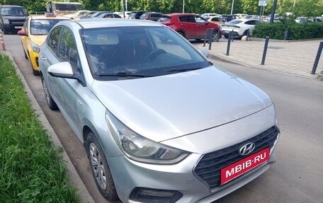 Hyundai Solaris II рестайлинг, 2017 год, 650 000 рублей, 1 фотография