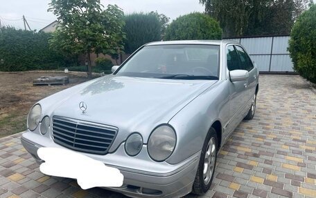 Mercedes-Benz E-Класс, 1999 год, 600 000 рублей, 1 фотография