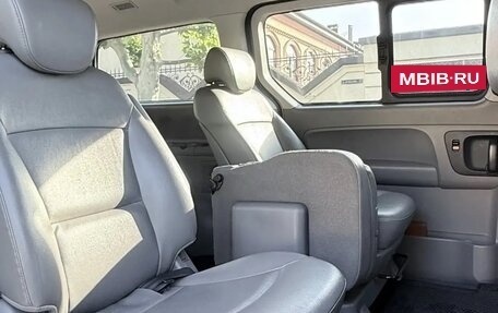 Hyundai Grand Starex Grand Starex I рестайлинг 2, 2015 год, 2 100 000 рублей, 7 фотография