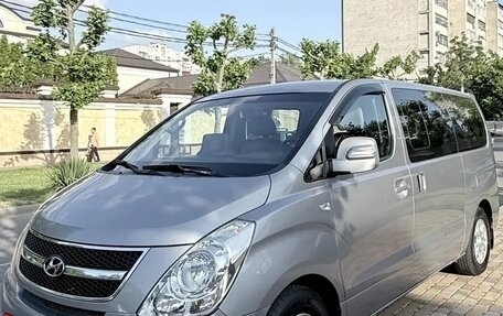 Hyundai Grand Starex Grand Starex I рестайлинг 2, 2015 год, 2 100 000 рублей, 13 фотография
