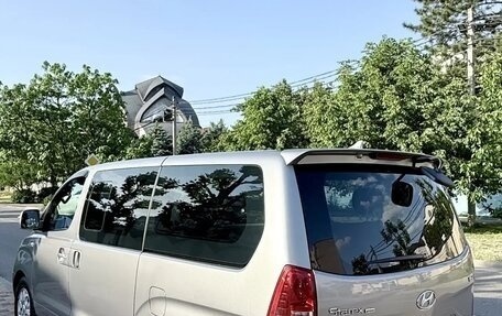 Hyundai Grand Starex Grand Starex I рестайлинг 2, 2015 год, 2 100 000 рублей, 9 фотография