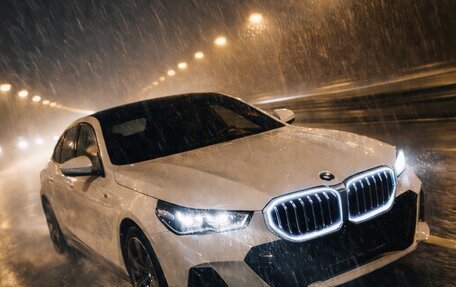 BMW 5 серия, 2025 год, 8 950 000 рублей, 14 фотография