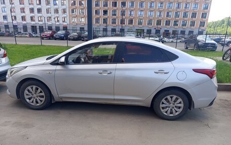 Hyundai Solaris II рестайлинг, 2017 год, 650 000 рублей, 4 фотография