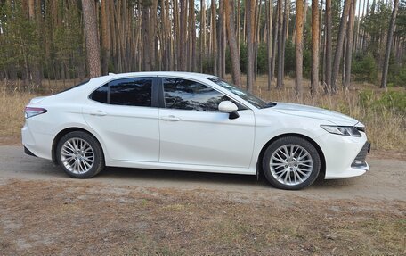 Toyota Camry, 2019 год, 2 680 000 рублей, 4 фотография