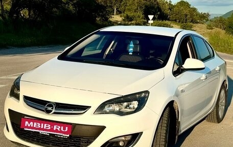 Opel Astra J, 2014 год, 950 000 рублей, 2 фотография