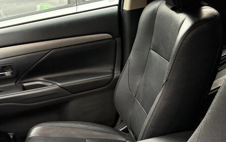 Mitsubishi Outlander III рестайлинг 3, 2013 год, 1 350 000 рублей, 8 фотография