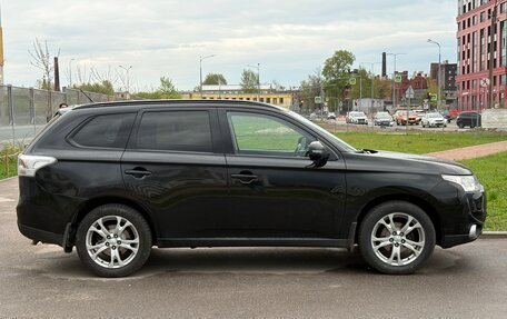 Mitsubishi Outlander III рестайлинг 3, 2013 год, 1 350 000 рублей, 5 фотография