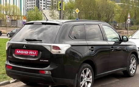 Mitsubishi Outlander III рестайлинг 3, 2013 год, 1 350 000 рублей, 3 фотография