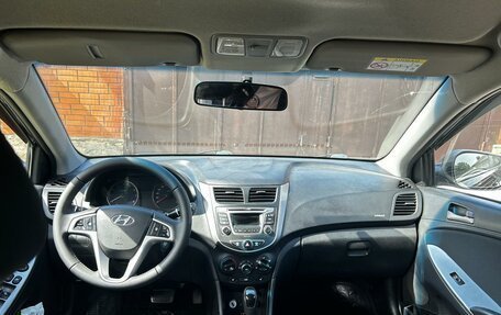 Hyundai Solaris II рестайлинг, 2014 год, 950 000 рублей, 4 фотография