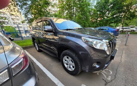 Toyota Land Cruiser Prado 150 рестайлинг 2, 2014 год, 3 430 000 рублей, 13 фотография