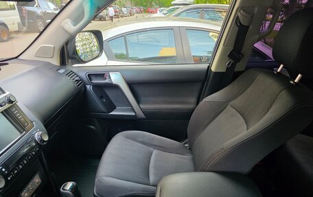 Toyota Land Cruiser Prado 150 рестайлинг 2, 2014 год, 3 430 000 рублей, 10 фотография