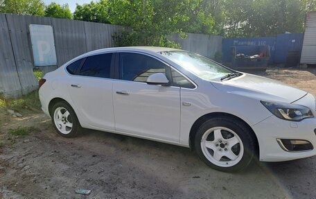 Opel Astra J, 2013 год, 1 400 000 рублей, 8 фотография