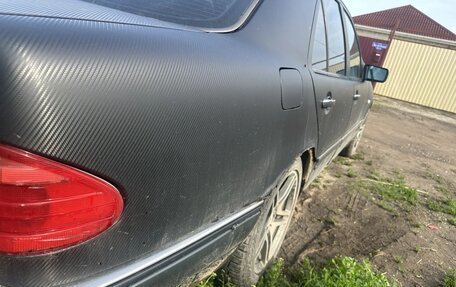 Mercedes-Benz E-Класс, 1998 год, 270 000 рублей, 10 фотография