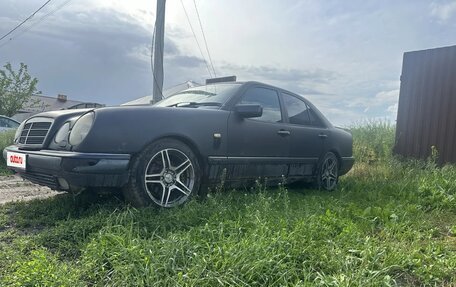Mercedes-Benz E-Класс, 1998 год, 270 000 рублей, 16 фотография
