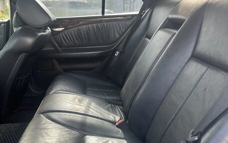 Mercedes-Benz E-Класс, 1998 год, 270 000 рублей, 9 фотография