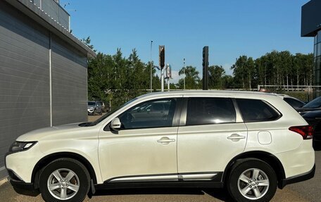 Mitsubishi Outlander III рестайлинг 3, 2016 год, 1 880 000 рублей, 8 фотография