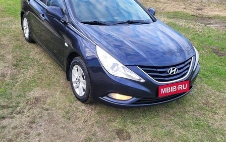 Hyundai Sonata VI, 2010 год, 780 000 рублей, 1 фотография
