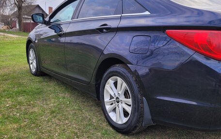 Hyundai Sonata VI, 2010 год, 780 000 рублей, 4 фотография
