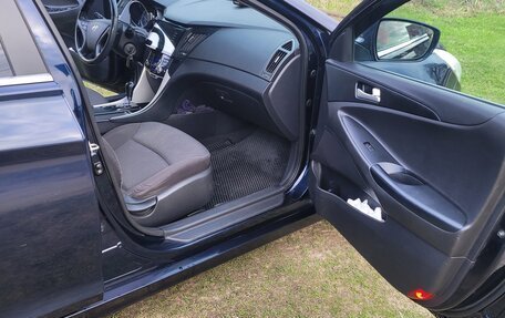 Hyundai Sonata VI, 2010 год, 780 000 рублей, 7 фотография