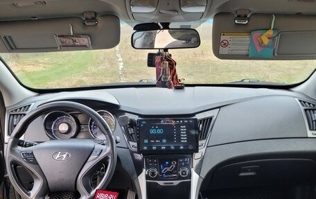 Hyundai Sonata VI, 2010 год, 780 000 рублей, 3 фотография