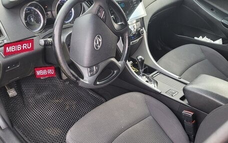Hyundai Sonata VI, 2010 год, 780 000 рублей, 11 фотография