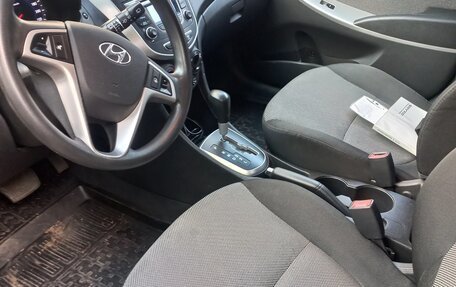 Hyundai Solaris II рестайлинг, 2014 год, 695 000 рублей, 2 фотография