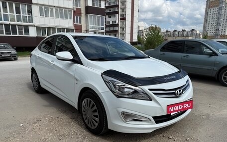 Hyundai Solaris II рестайлинг, 2015 год, 885 000 рублей, 3 фотография