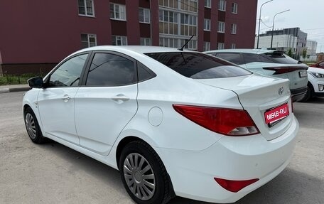 Hyundai Solaris II рестайлинг, 2015 год, 885 000 рублей, 5 фотография